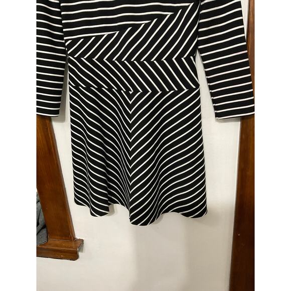 BCBGMAXAZRIA Black White Stripe Fit & Flare Dress 3/4 Sleeves Stretch Medium - Picture 3 of 7